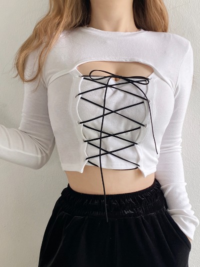 러븐 가슴 트임 쫀쫀 아일렛 코르셋 끈 섹시 긴팔 크롭티셔츠 (화이트/블랙)